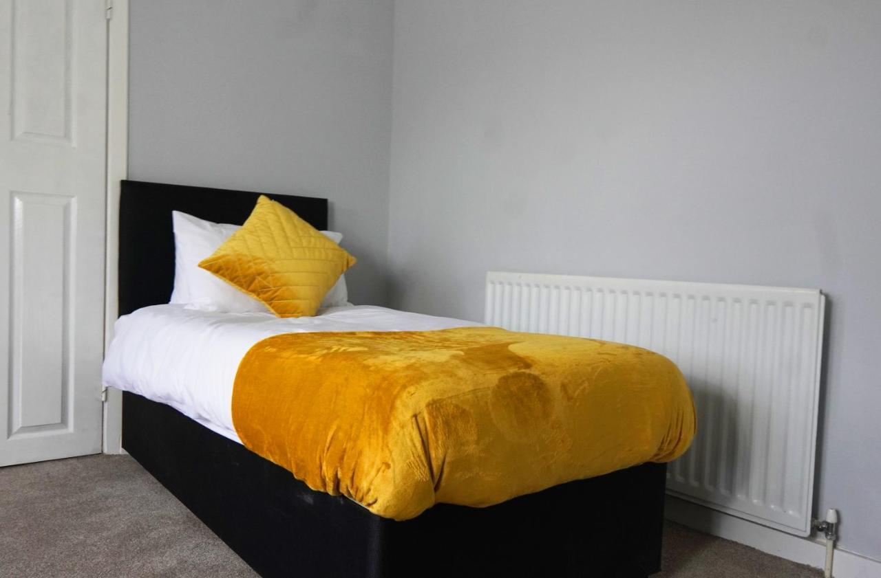 Portobello House - Four Bedroom House Perfect For Contractors - Sleeps 6 - Free Parking Wolverhampton Exterior foto